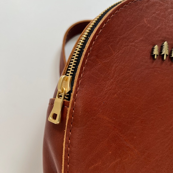 EUC! Portland Leather Sydney Sling In Nutmeg - Picture 6 of 11